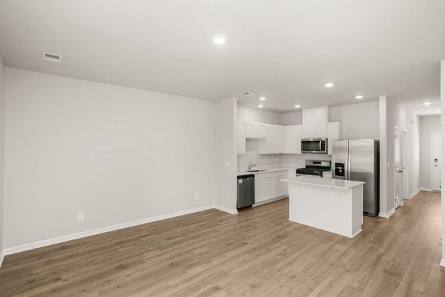 Building Photo - 2985 Mallard Dr