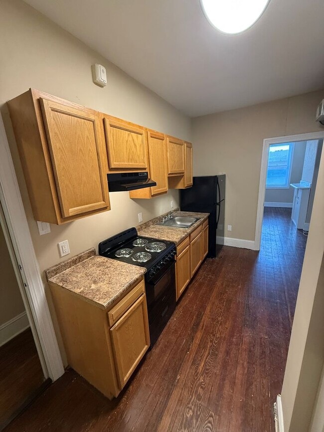 Building Photo - 4015 Lancaster Ave