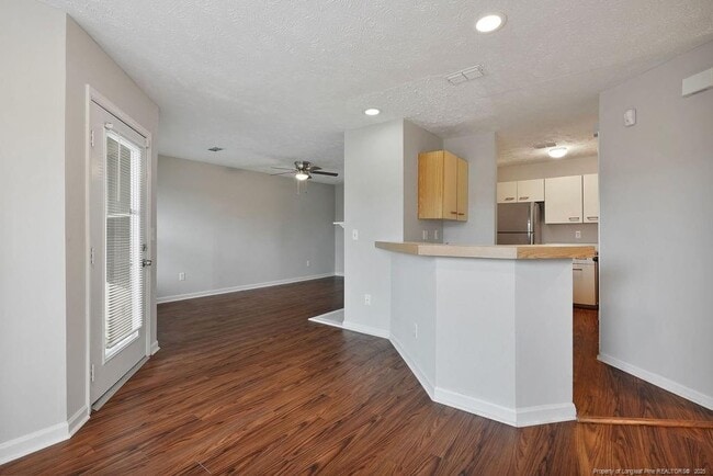 Building Photo - 6804 Willowbrook Dr