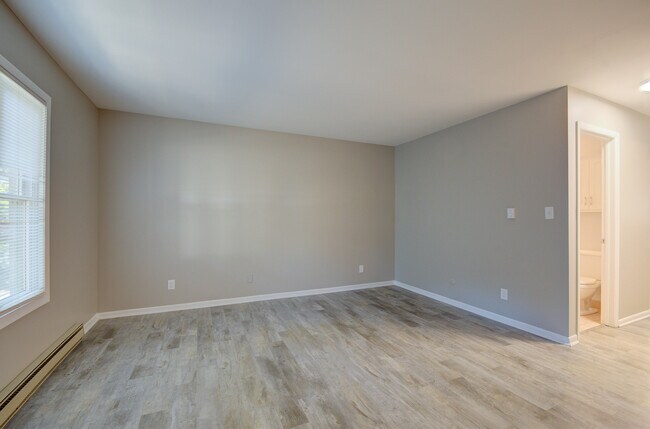 Building Photo - 24023 W Oak St