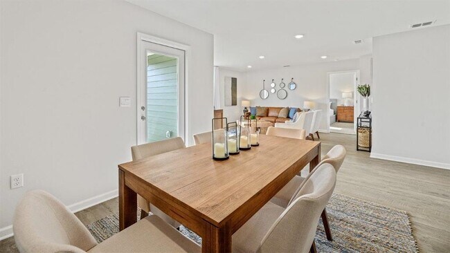 Building Photo - 1946 Tree Swallow Dr