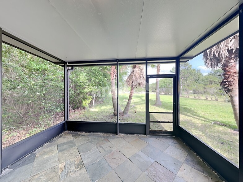 Building Photo - 612 Birchbark Trl