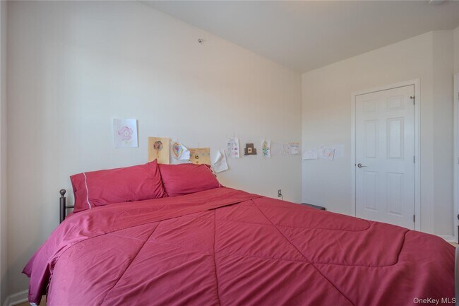 Building Photo - 2216 Bennington Dr