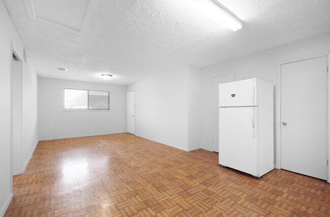 Building Photo - 8001 E Loop