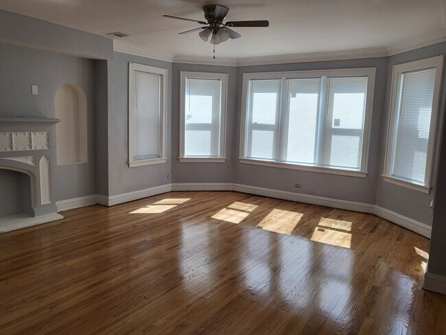 Building Photo - 7307 S Bennett Ave