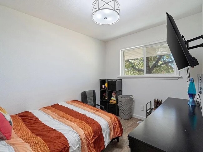 Building Photo - 43299 Ranger Cir Dr