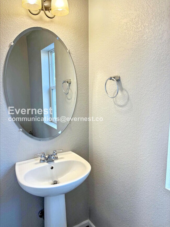 Building Photo - 3907 Heatherwood Cir