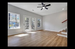 Building Photo - 19 Maidencane St