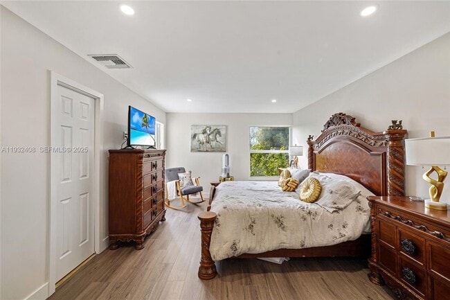 Building Photo - 10310 NW 5th Terrace