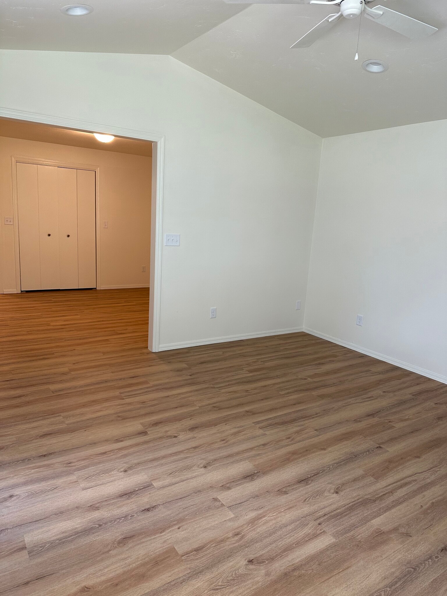 Building Photo - N420 Kilsdonk Ct