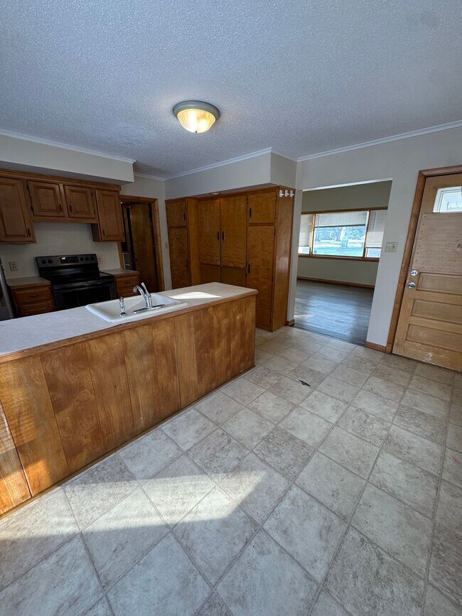 Building Photo - 1332 4th Ave N