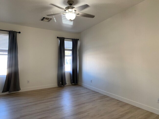 Building Photo - **MOVE-IN SPECIAL 50% OFF MOVE-IN MONTH!!!!** Ready Now!! 3BR 2.5BA located in Chandler - Cross S...