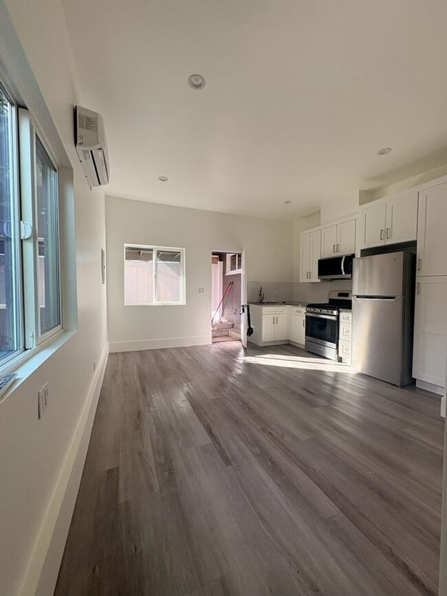 Building Photo - $500 Move-In Special! | Private Studio Home in Lake Balboa