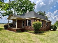 Building Photo - Spacious Living Near UGA in Desirable Oconee County!