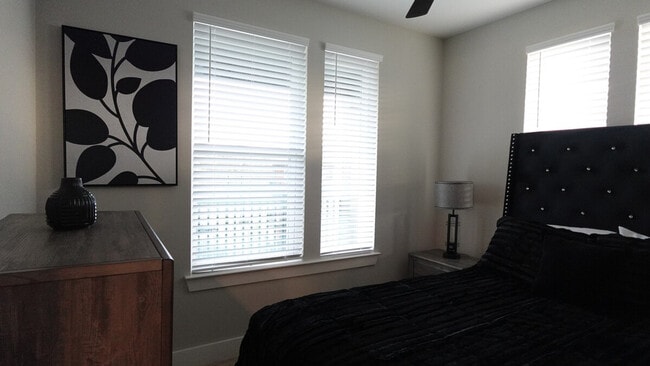 Building Photo - 1985 Startown Rd