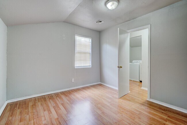Building Photo - 3 bed 2 bath home in Newalla