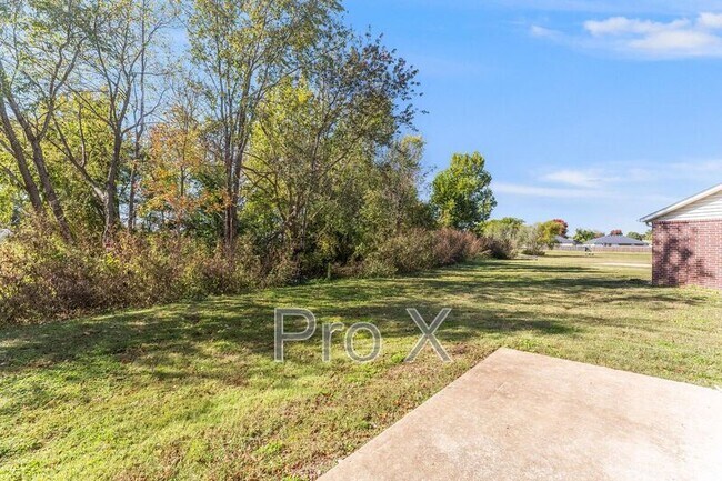 Building Photo - 3503 SW Victoria Pl