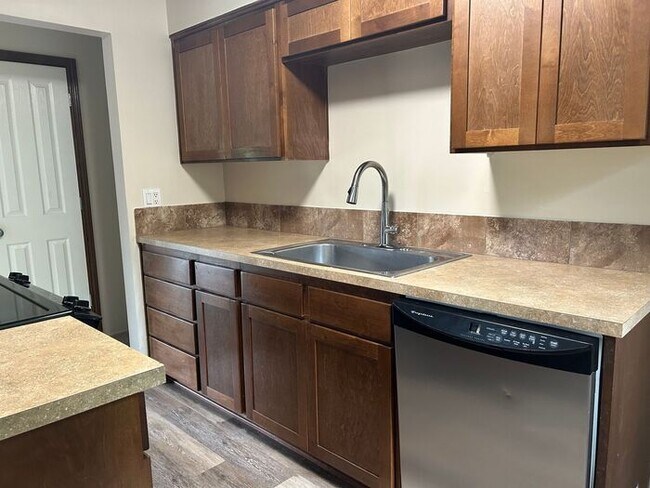 Building Photo - Charming 4 Bed Happy Valley Home