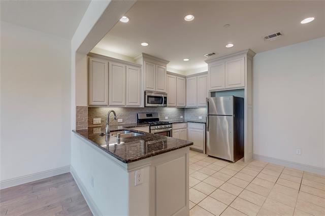 Building Photo - 2404 Jameson Ln