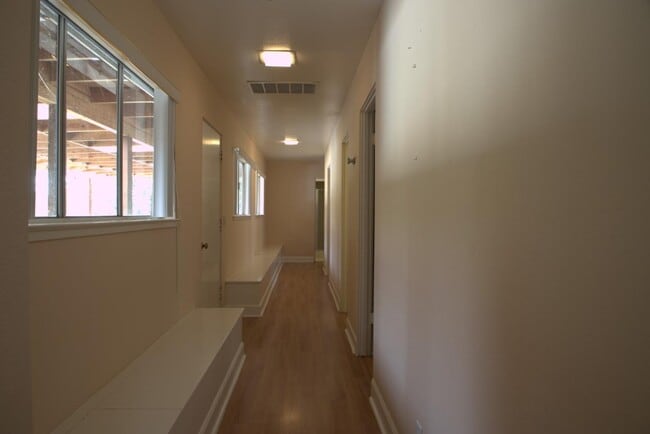 Building Photo - 20231 Merrick Dr