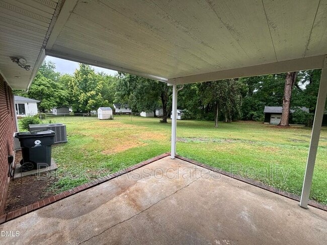Building Photo - 3609 Melrose Dr