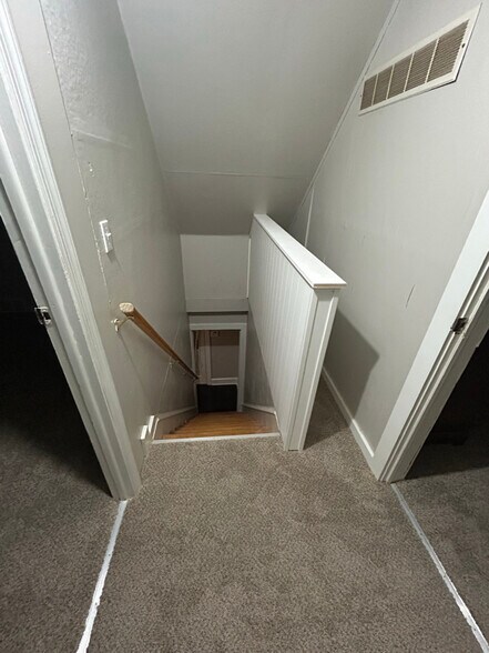 Building Photo - 741 S East Ave