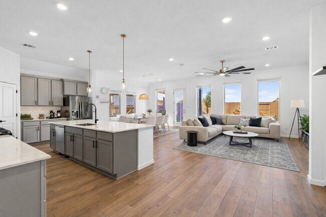 Building Photo - 2331 Peach Oak Xing