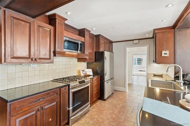 Building Photo - 246 Mamaroneck Rd