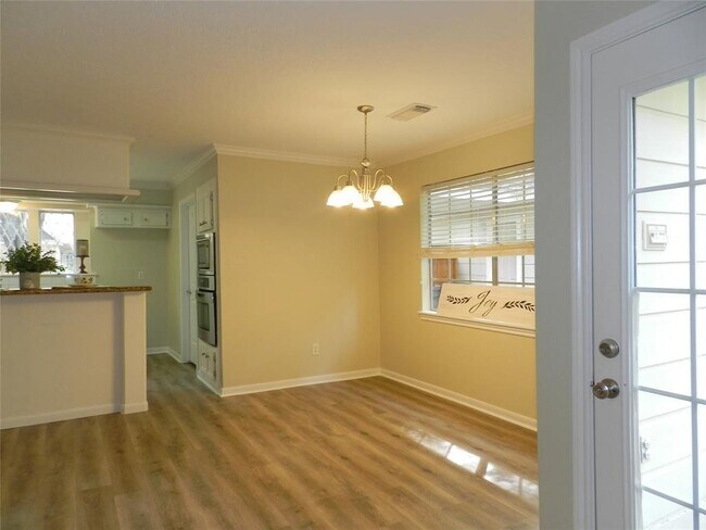 Building Photo - 9403 Oxted Ln