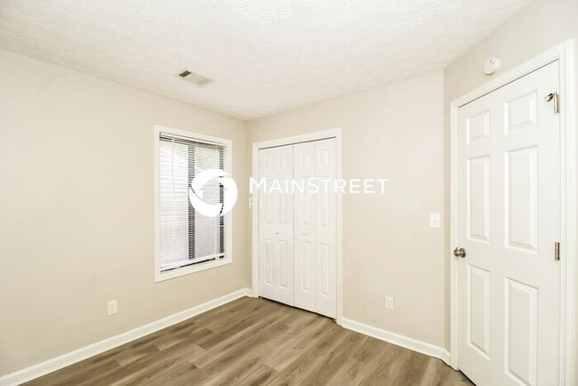 Building Photo - 3 Bedroom Pet-Friendly Home in Stone Mountain, GA with Main Street Renewal