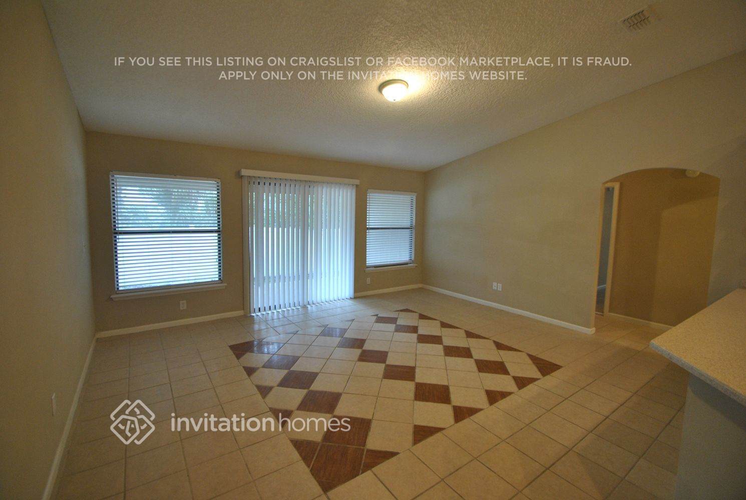 Building Photo - 10890 Birchard Ln