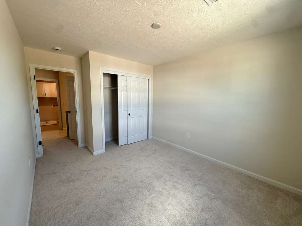 Building Photo - 7231 Grandway Dr