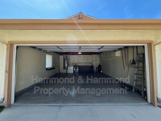 Building Photo - 29421 Abelia Rd