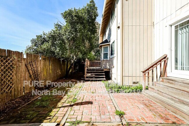 Building Photo - 1336 Jennings Park Way