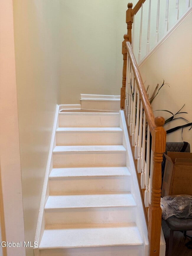 Building Photo - 120 Donna Lynn Dr