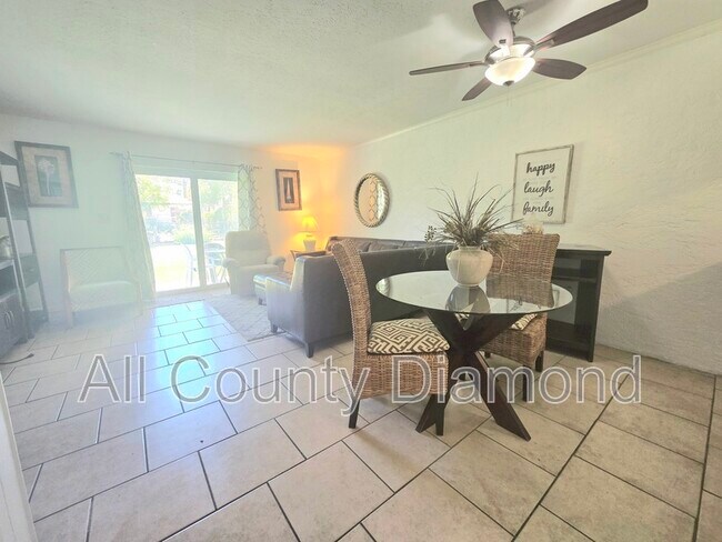 Building Photo - 6903 N Lagoon Dr