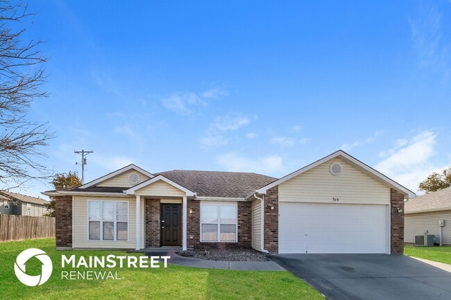 Building Photo - 315 E Elm St