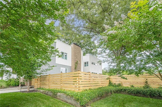 Building Photo - 2269 Briarwood Hills Dr NE