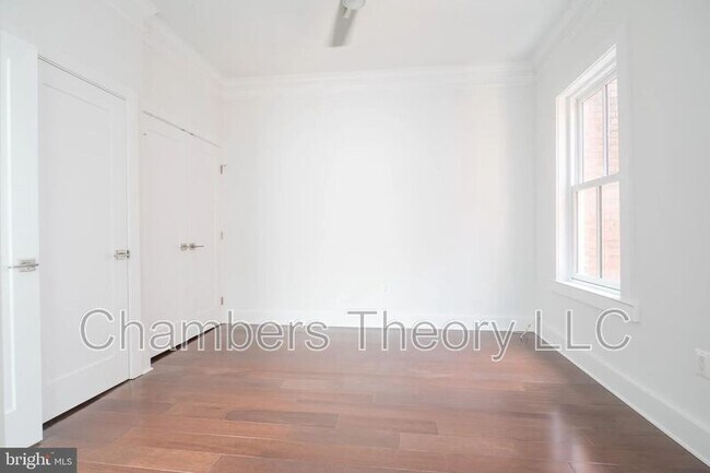 Building Photo - 1640 19th St NW