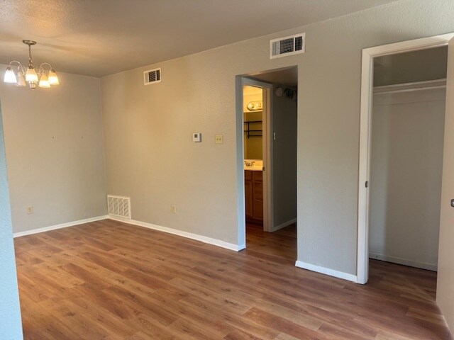 Dining - 4808 Wellesley Ave