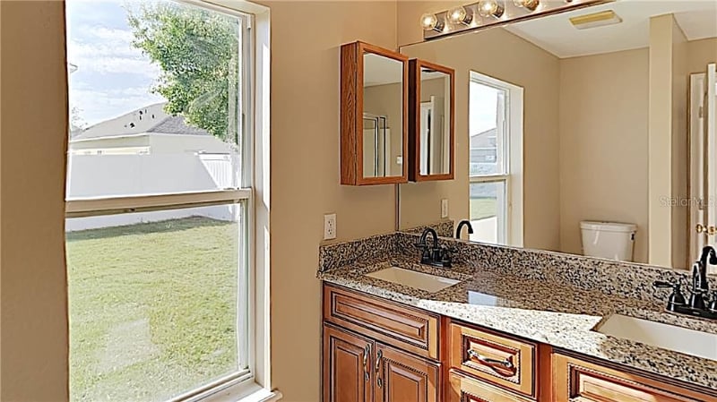 Building Photo - 1092 Hacienda Cir
