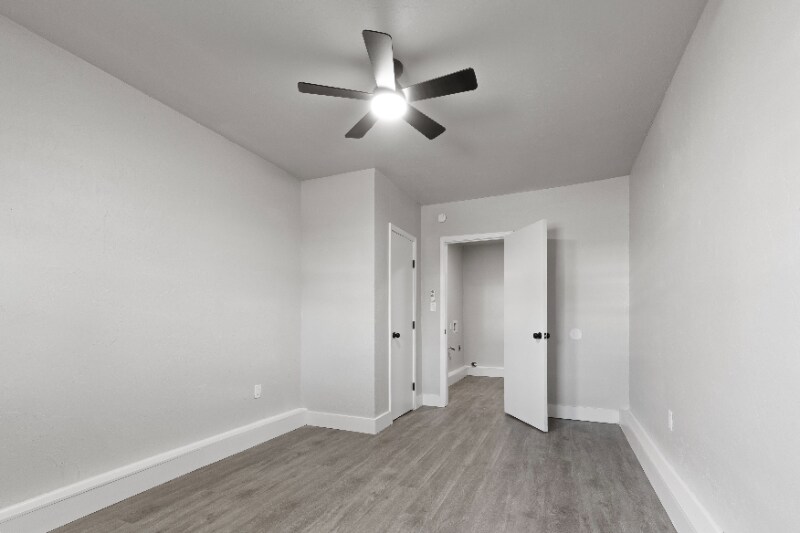 Building Photo - 1304 Pinewood Ct