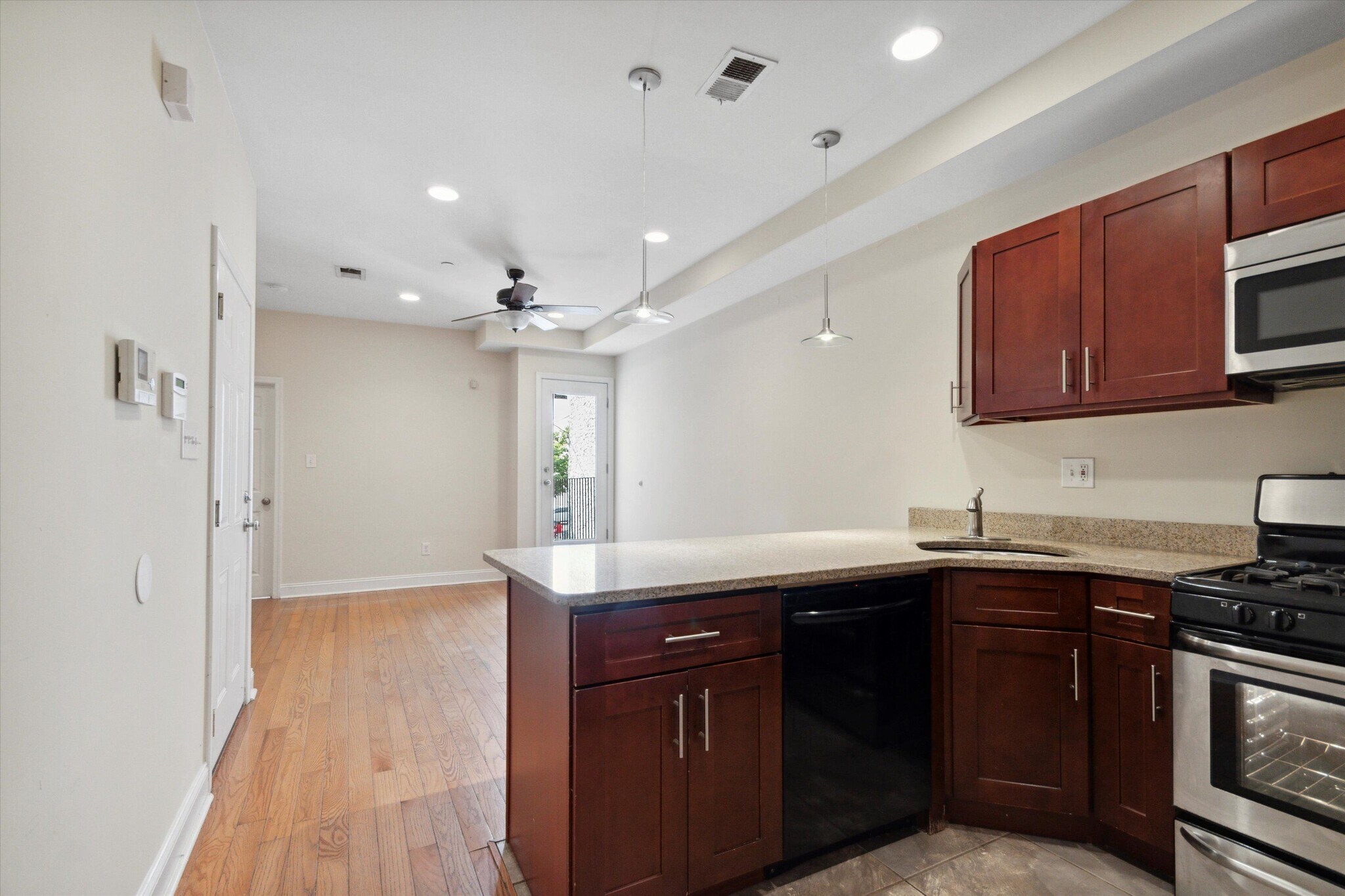 Building Photo - 1424 Willington St