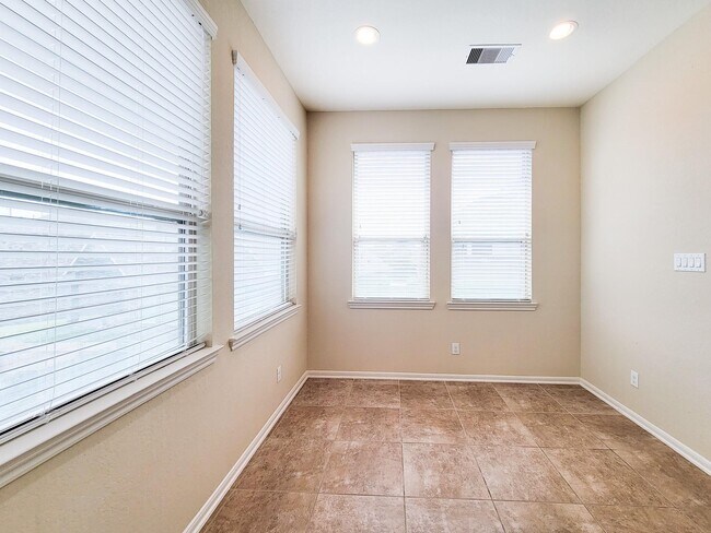 Building Photo - 12111 San Luca St