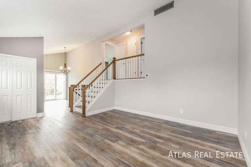 Building Photo - 11630 Kendall Cir