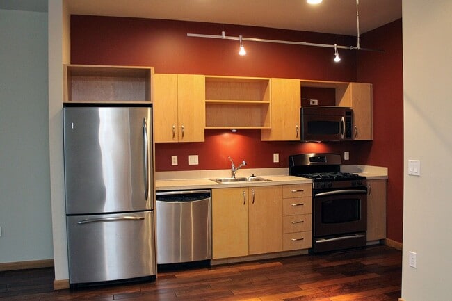 Building Photo - Luxurious 1+ Bedroom Pearl Loft at The Pin...