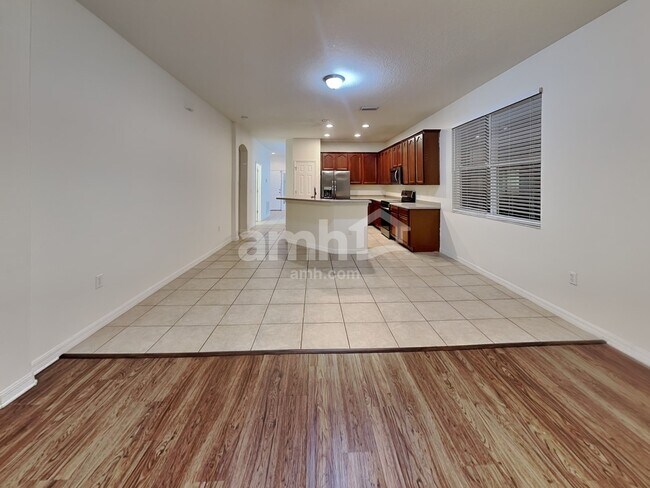 Building Photo - 11124 Creek Haven Dr