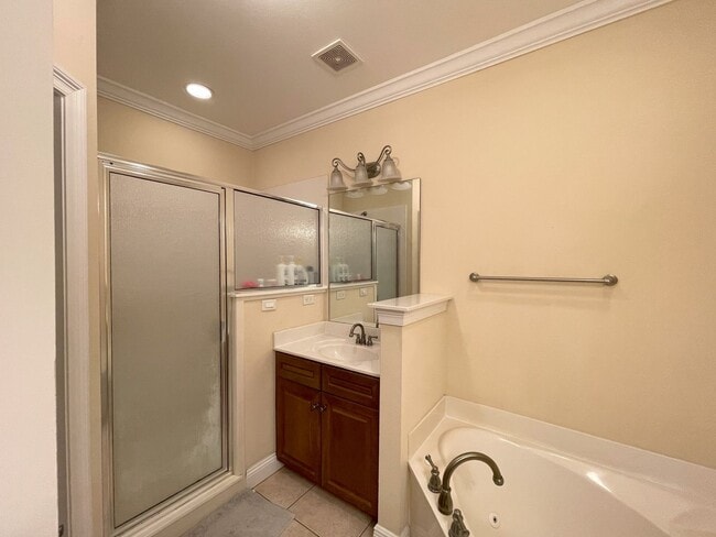 Building Photo - LOCATION