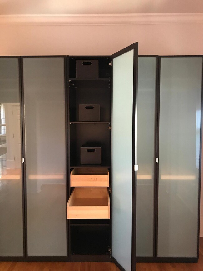 Building Photo - 380 S Upper St