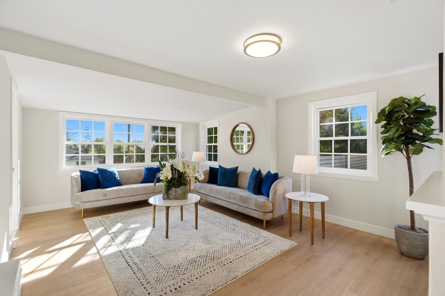 Building Photo - 274 W Laurel Ave